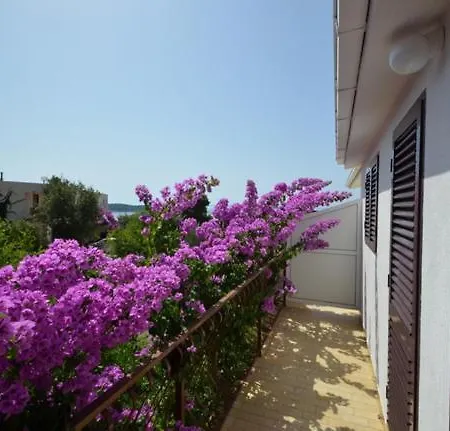 Appartment Nikolina *